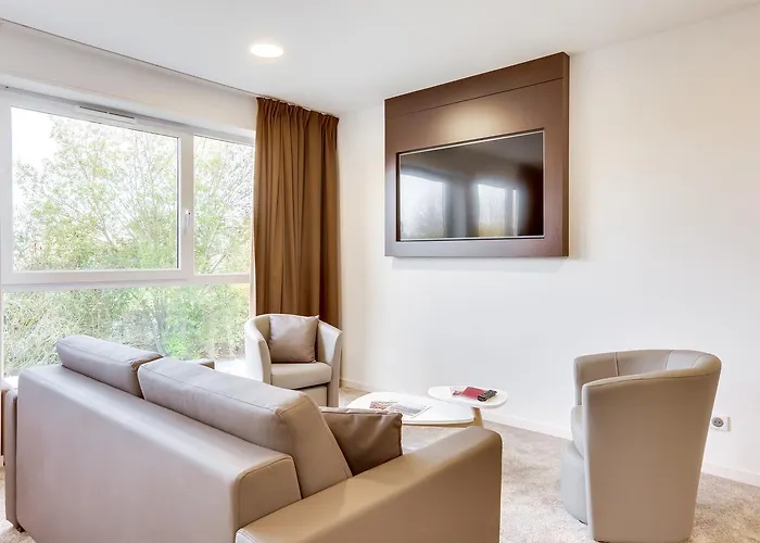 Hotel The Originals City, Memorial Caen